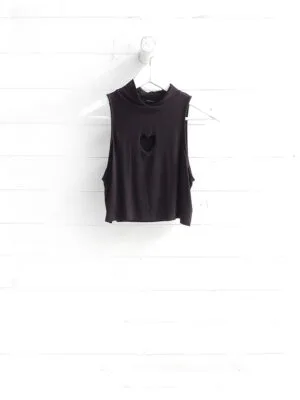 <strong>Shein</strong> Top Escote con Abertura de 🖤<br><strong>Muj M</strong>