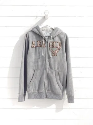 <strong>American Eagle</strong> Poleron con Adorno del Logo<br> <strong>Hom L</strong>