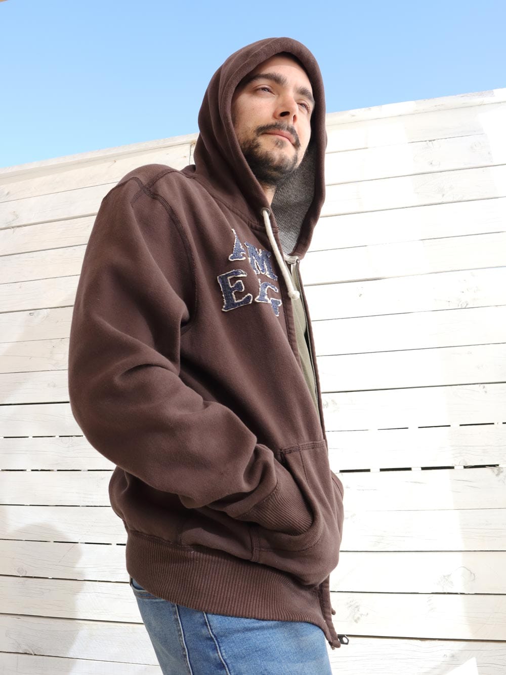 American-Eagle-Poleron-con-gorro-y-cierre-estampado-logo-06