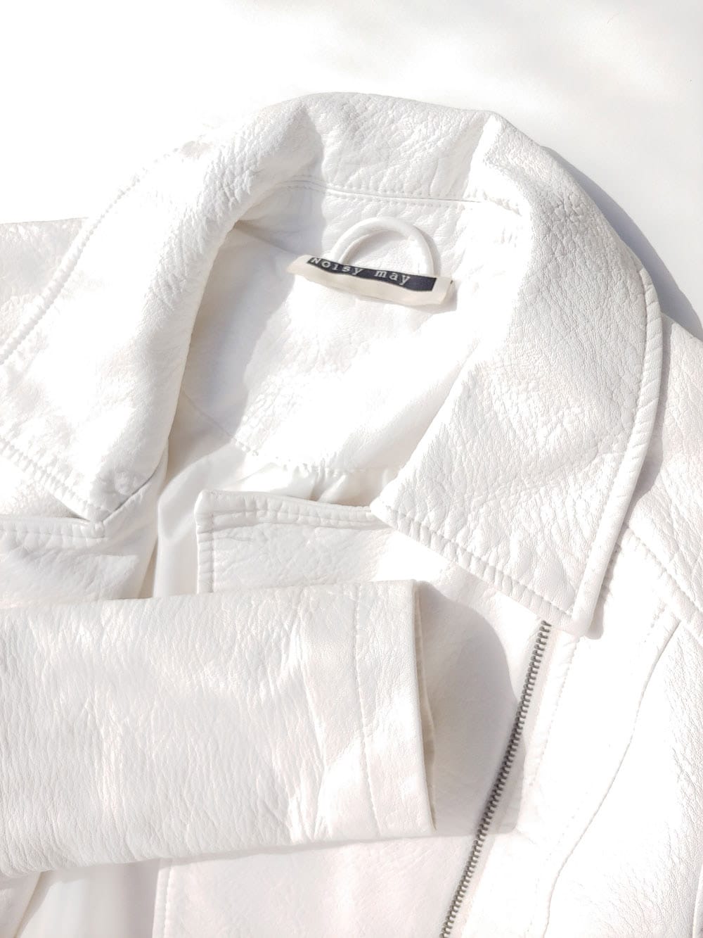 Noisy-May-Biker-Jacket-Faux-Leather-White-chaqueta-de-cuero-sintetica-03_