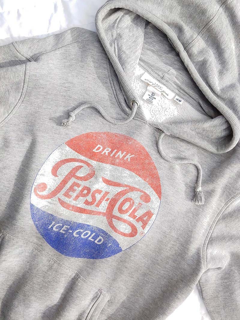 Poleron-con-Gorro-H&M-LOGG-Vintage-estampa-Coca-Cola-03