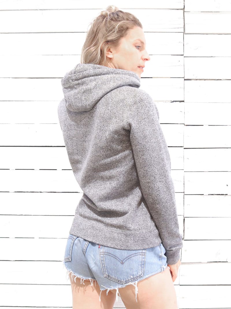 Poleron-con-gorro-Roots-Logo-estampa-pink-gris-02