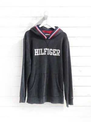 <strong>Tommy Hilfiger</strong> Poleron con Logo Frontal <br><strong>Hom L</strong>