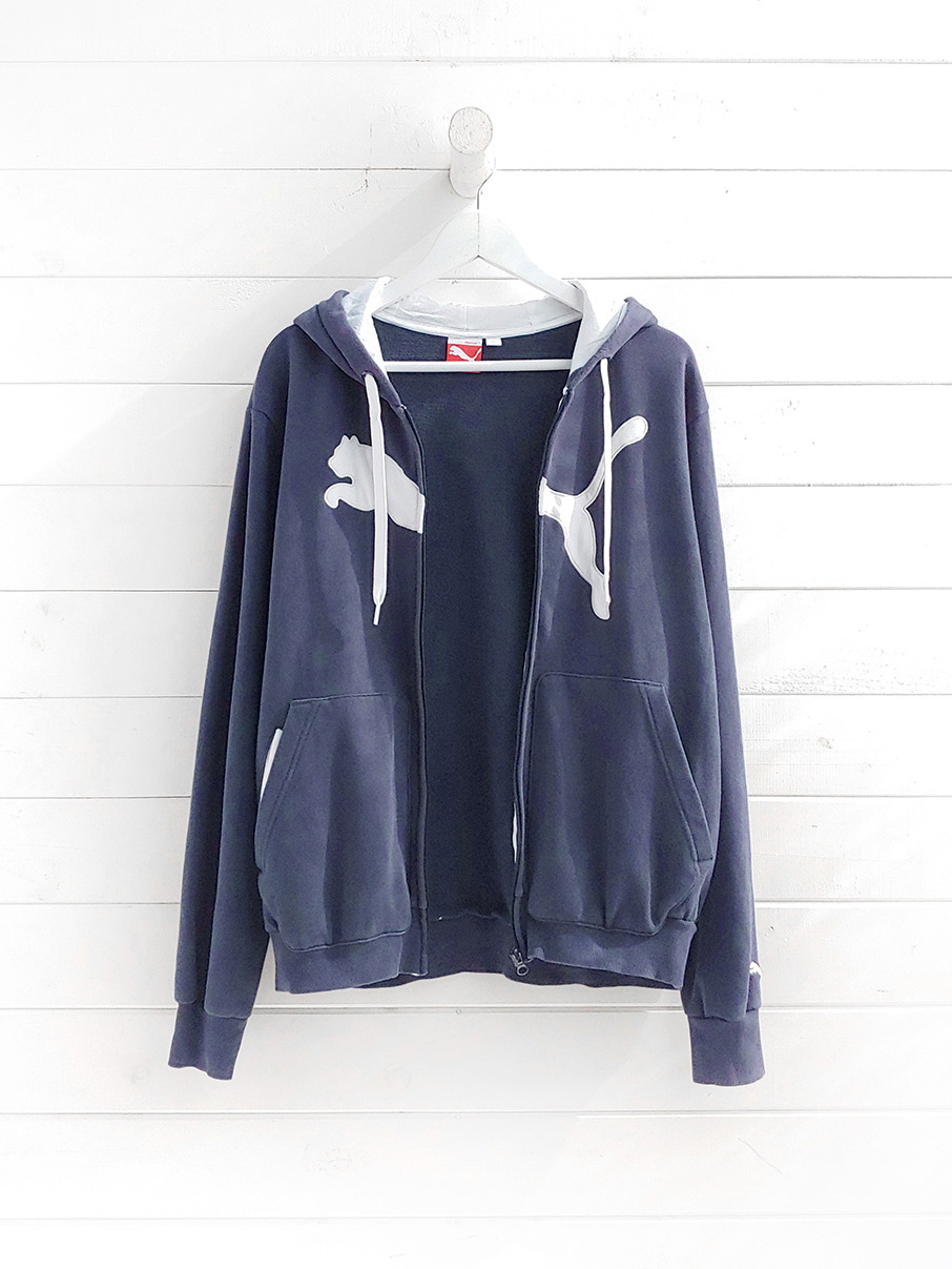 Puma.Front-Logo-Frente-Poleron-con-gorro-cierre-_