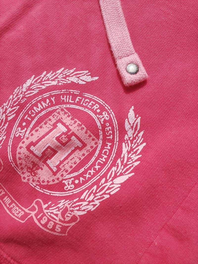 Tommy-Hilfiger-mujer-poleron-con-gorro-ombre-dip-dye-medio-cierre-04