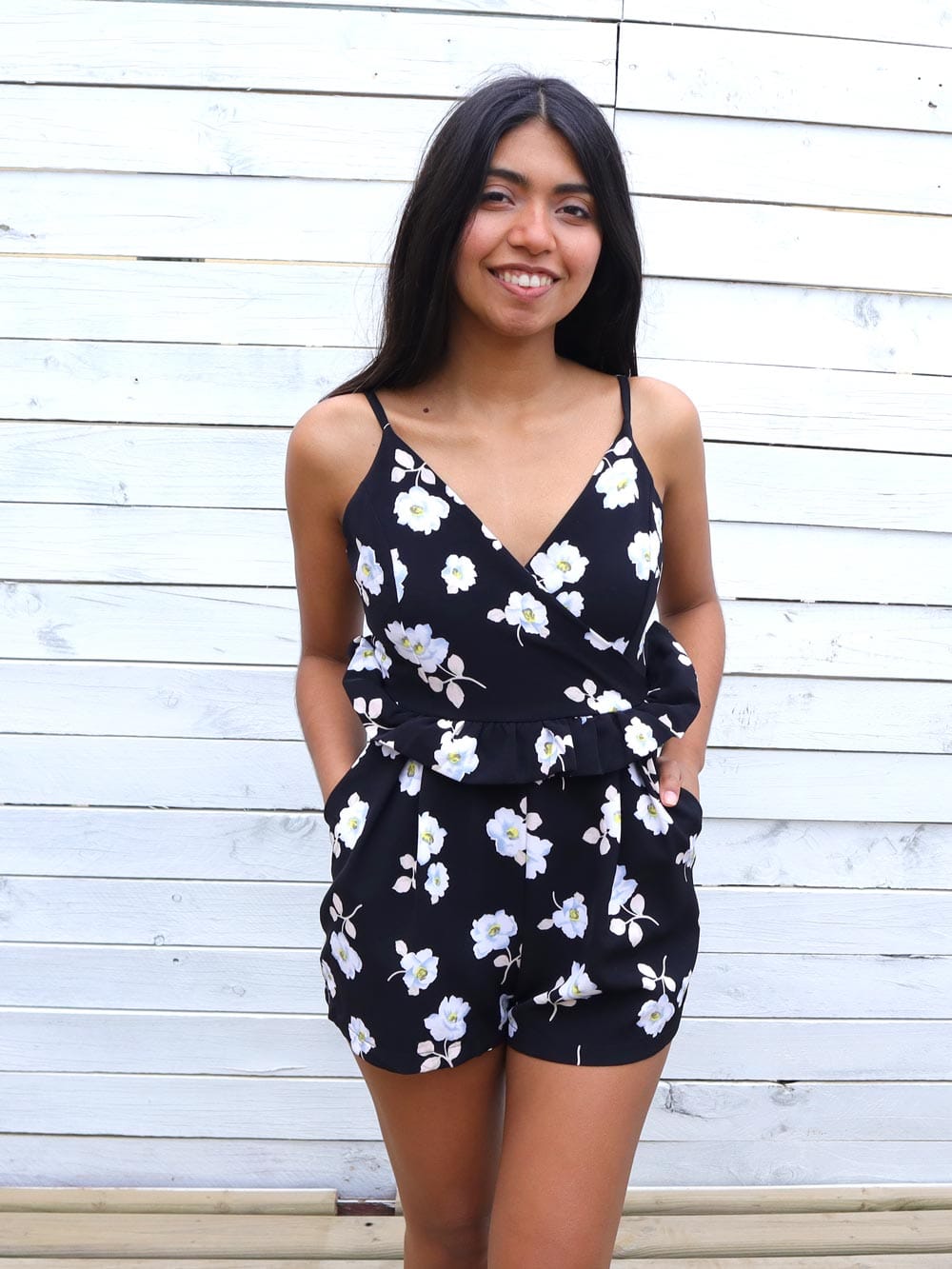 Enterito-WWXY-curto-veraniego-volantes-floral-negro_03