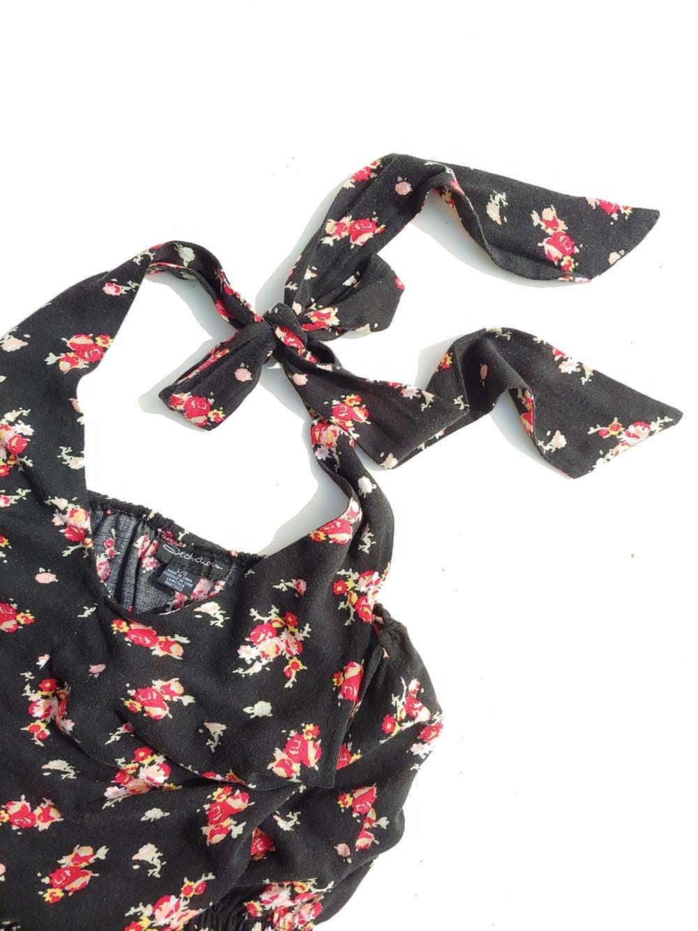 Seduction-enterito-curto-estampado-floral-negro-cuello-halter_03