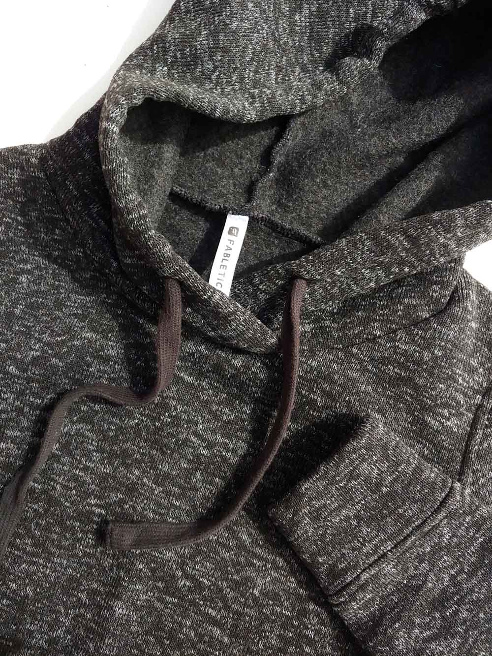 Vestido-poleron-bozo-con-gorro-en-melange-fabletics_04_