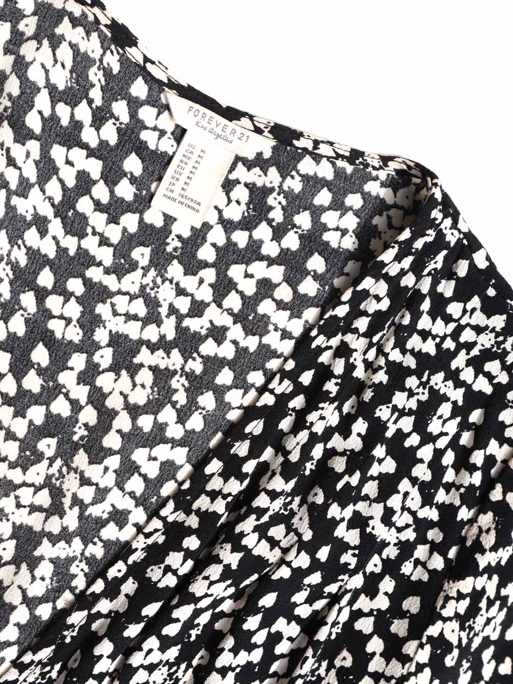 Forever-21-enterito-estampada-en-toda-la-prenda-corazones-chicos-negro-elegante_04