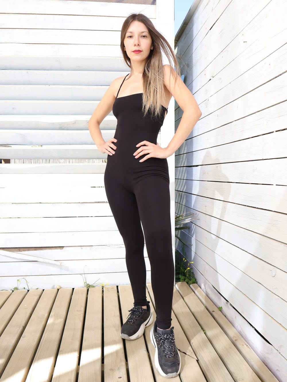 Fashion-Nova-Enterito-estilo-athletics-mallas-espalda-strappy_02