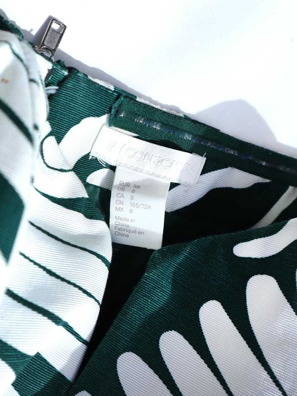 HuM-conscious-enterito-tropical-strapless-estampado-plantas_04