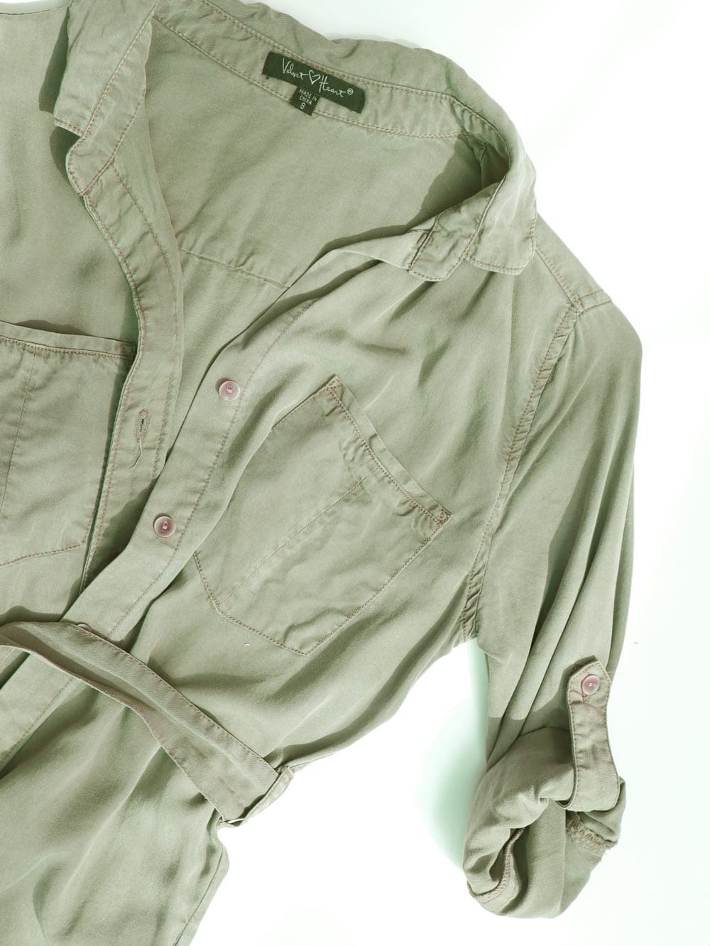 Velvet-Heart-Casual-Dress-vestido-caqui-curto-con-mangas-turn-up_04