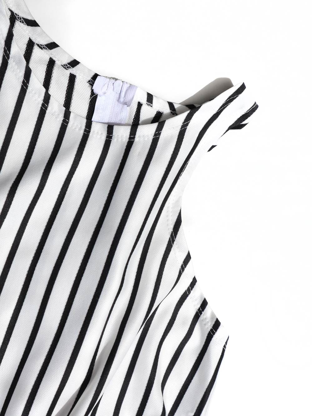 enterito-ajustado-curto-con-rayas-horizontales_04