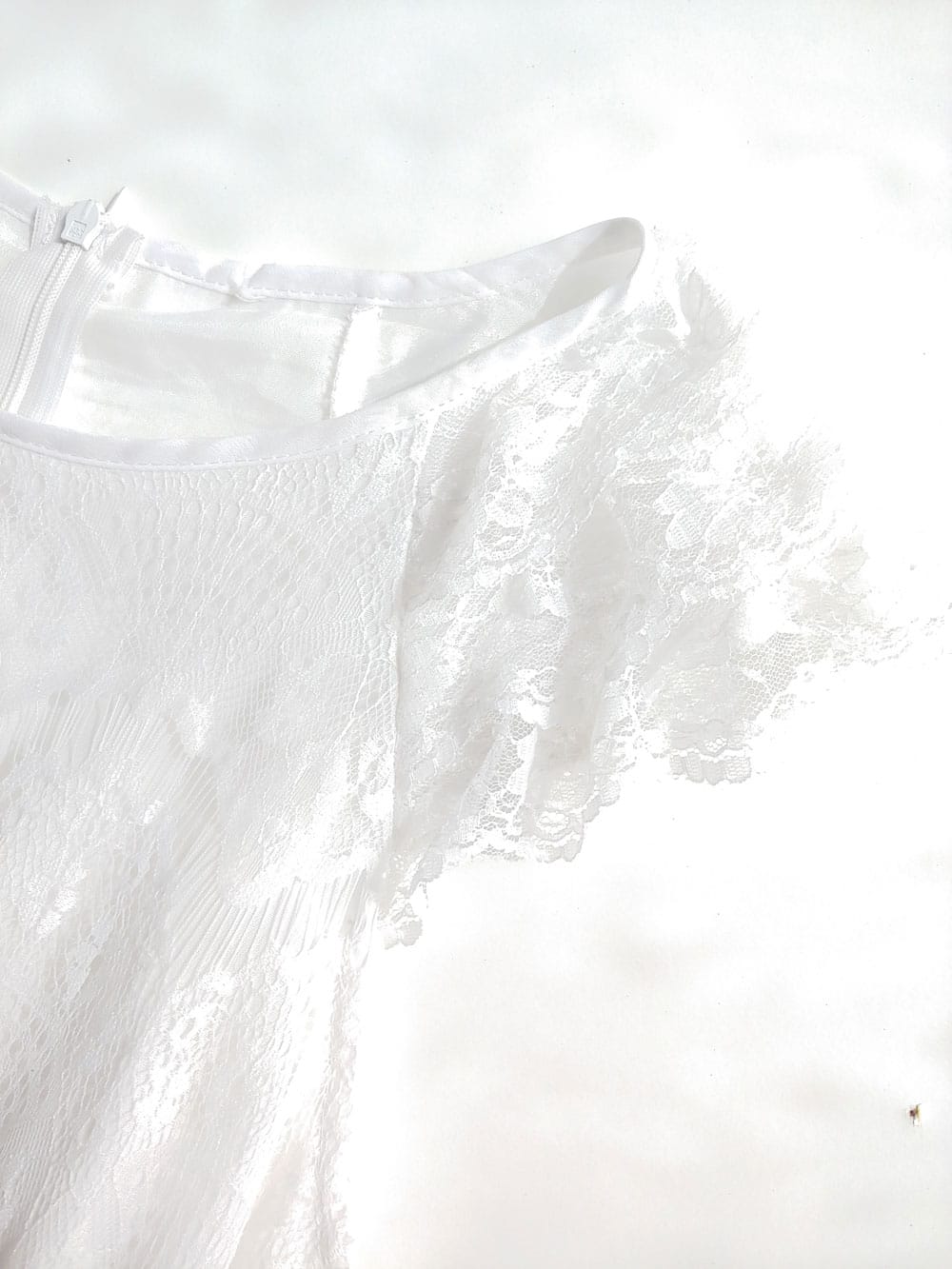 enterito-curto-blanco-y-negro-estilo-encaje-con-bolsillos_04